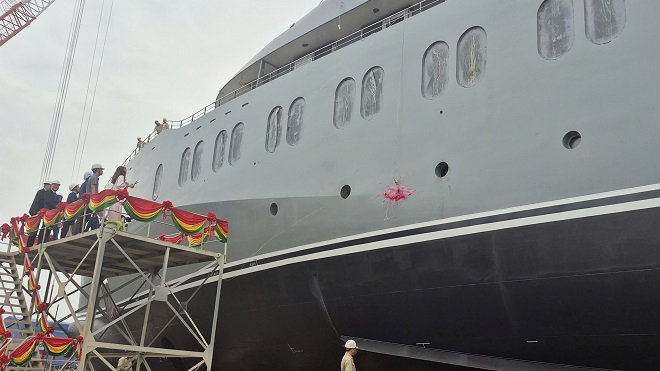 EMERALD KAIA trước giờ hạ thủy